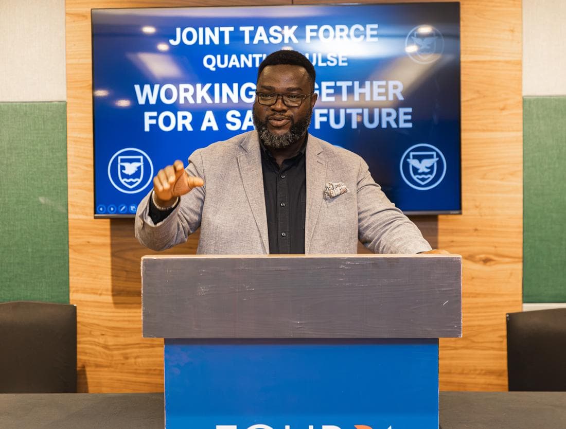 Victor Sonde briefing at a Joint Task Force session